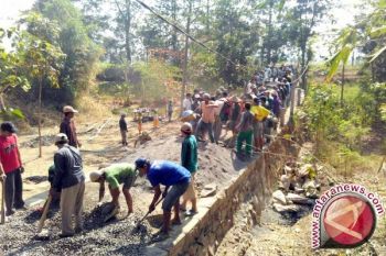 Around 80 Percent of Village Funds in NTT for Infrastructure 