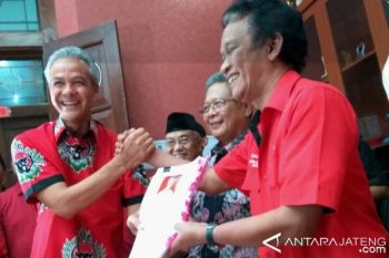 Ganjar Pranowo Resmi Mendaftar Bakal Cagub PDIP