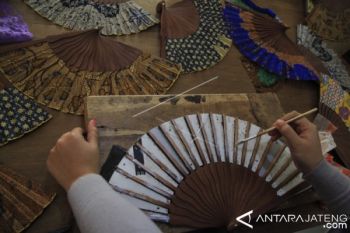 KIPAS BATIK TULIS