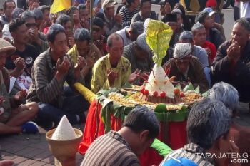 "Dulur Ganjar" Kedu Tasyakuran 