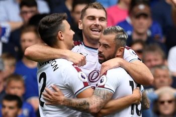 Bermain 9 Pemain, Chelsea Ditekuk Burnley 2-3