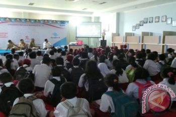 Pelindo Sampit Nonton Film Edukasi Bersama Siswa SD
