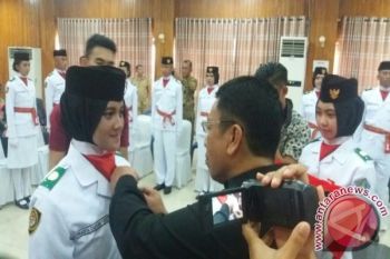 Sekda Kendari Kukuhkan Anggota Paskibraka 2017 