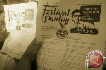 Generasi Muda Sumbar Masih Berminat Pada Pantun