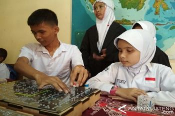 Penyandang Tunanetra Kini Bisa Bermain Ular Tangga 