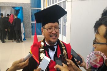 Rektor Itera Kukuhkan 1.598 Mahasiswa Baru 