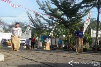 Pasien Gangguan Kejiwaan Ikuti Lomba Agustusan