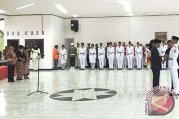 62 Anggota Paskibraka Gumas Dikukuhkan Bupati