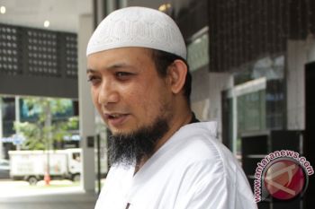 Novel Baswedan Selesai Jalani Operasi Mata Kiri di Singapura