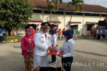 Wali Kota Malang Serahkan Remisi 197 Narapidana Perempuan
