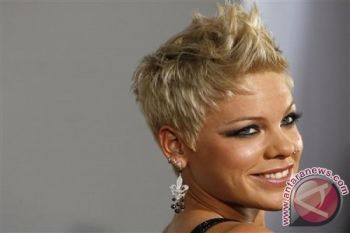 Pink Raih Penghargaan Vanguard di MTV Video Music Awards
