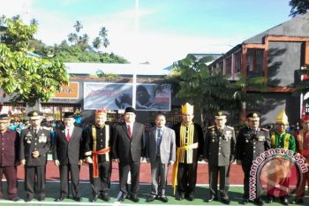 Pegawai Kemenkumham pakai pakaian adat upacara kemerdekaan 