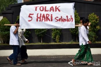 TOLAK LIMA HARI SEKOLAH