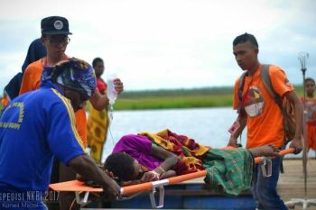Tim ekspedisi NKRI bantu Evakuasi pasien TBC di Mappi 