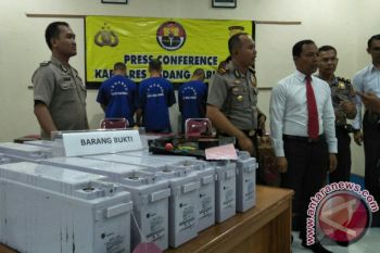 Polisi Padangpariaman Ungkap Pencurian Baterai BTS,  Belasan Barang Bukti Disita