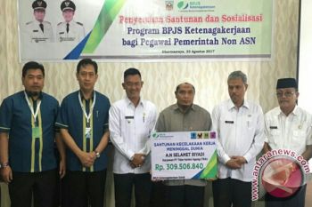 BPJS-Ketenagakerjaan Solok Serahkan Santunan Kematian di Dharmasraya