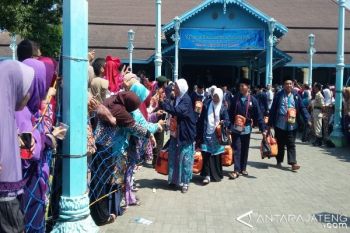 10 Calhaj Embarkasi Solo Meninggal Dunia