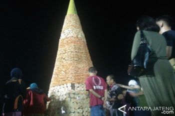 Gunungan "Yutuk" Tertinggi Masuk Rekor Muri