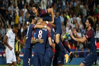 PSG Menang 3-0 Atas ST Etienne