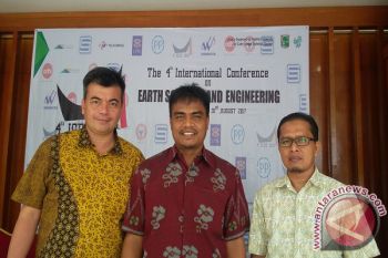 Sejumlah Negara Bahas Masalah Ilmu Kebumian di Unand