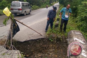 PU Mimika tunda pembangunan jembatan di distrik pedalaman