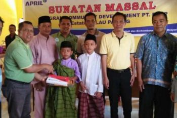 Sunatan Massal Turut Bantu Masyarakat Pulau Padang