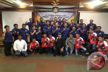 Adi Wiryatama Lantik Pengurus Pertina Denpasar
