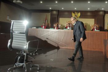 Patrialis Akbar divonis delapan tahun penjara