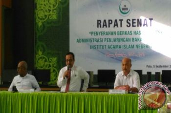 Petahana Serahkan Berkas Calon Rektor Ke Senat