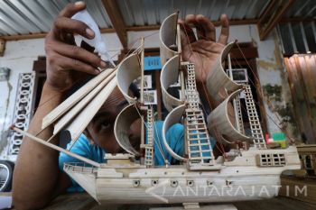 Kerajinan Miniatur Dari Bambu