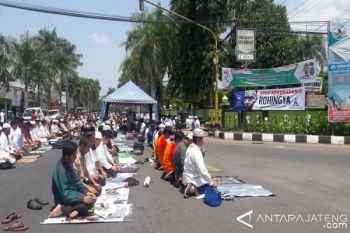 Massa Padati Kawasan Masjid An-Nuur Magelang