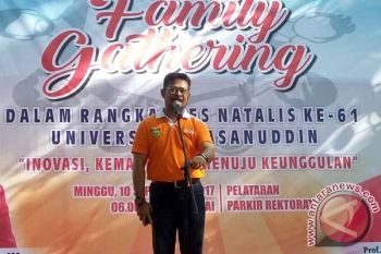 SYL  Lepas Ribuan Peserta Jalan Santai Unhas