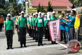 Pegawai Padangpariaman Gerak Jalan Peringati Haornas