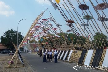 Festival Payung Indonesia Mulai Didatangi Pengunjung 