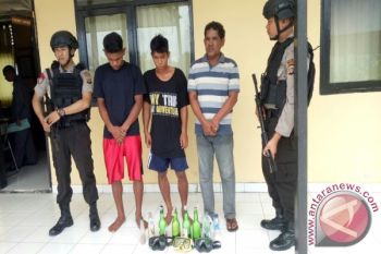 Petugas Tangkap Tiga Nelayan Pelaku Bom Ikan 