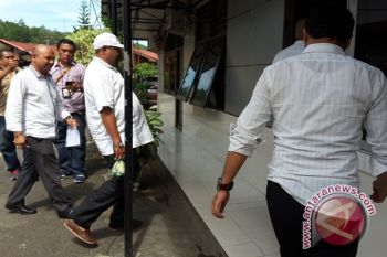 Bupati Biak Numfor izin berobat namun pimpin apel gabungan OPD