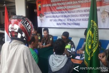 Puluhan Pelanggar Lalu Lintas Sidang di Tempat