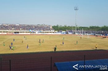 PSIS Gulung Persibat 3-0 