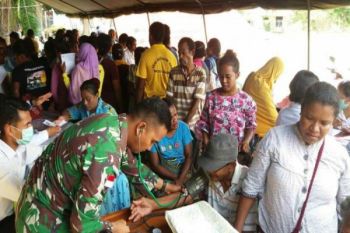 Kemenhan dan Satgas Pamtas RI-PNG gelar pengobatan massal