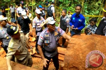 Polres Seruyan Amankan Ratusan Batang Kayu Ulin Hasil Pembalakan Liar