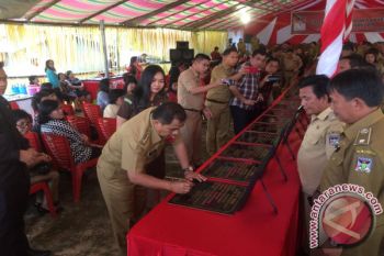 Sajow Resmikan Proyek Fisik Desa