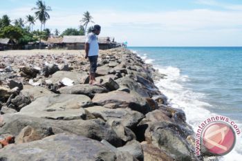 Agam Peroleh Rp80 Miliar Bangun Pengaman Pantai
