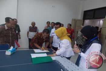 Hakim PN Batusangkar Lakukan Tes Urine