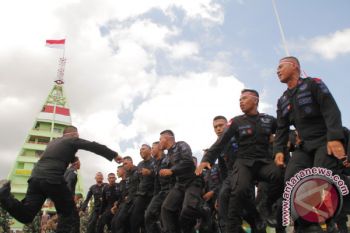 TNI-Polri Ikuti Lomba Yel-Yel