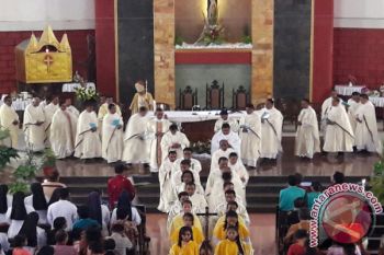 25 Tahun Imamat Romo Krispinus Saku