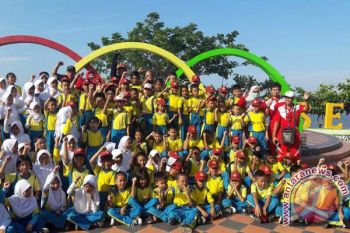 Pelajar SD Bantaeng Kampanye Bersepeda Ke Sekolah