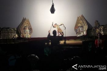 Polres Temanggung Lestarikan Wayang Kulit 