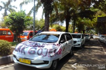 Angkutan Umum Pekalongan Tuntut Pembubaran Transportasi Daring 