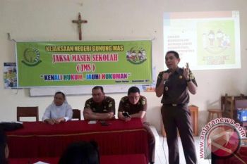 Kejari Gumas Laksanakan Program "Jaksa Masuk Sekolah"