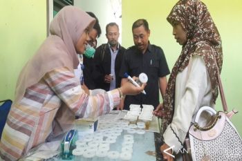 Calon Panwascam Temanggung Jalani Tes Urine